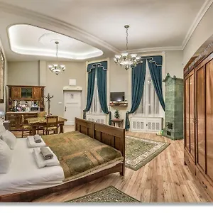 budapest-art-nouveau-apartment.inbudapesthotels.com/